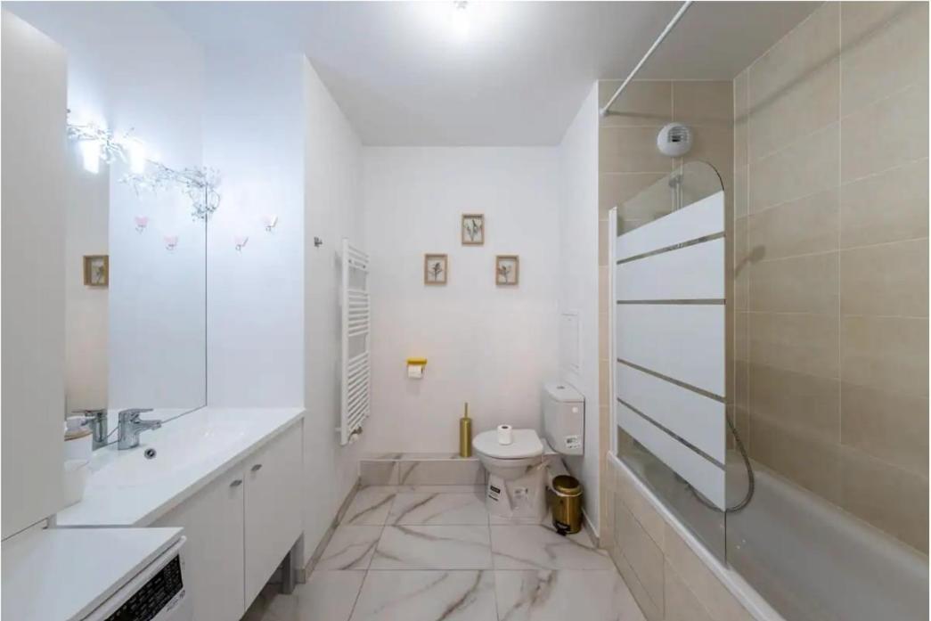Disney At Home 3 Bed Rooms- Confort 90M2 - Best Location 세리스 외부 사진